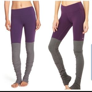 ALO  yoga goddess ribbed legging.